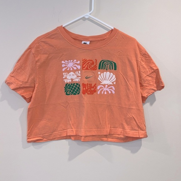 🔥✔️Nike crop Top🔥 - Picture 1 of 8